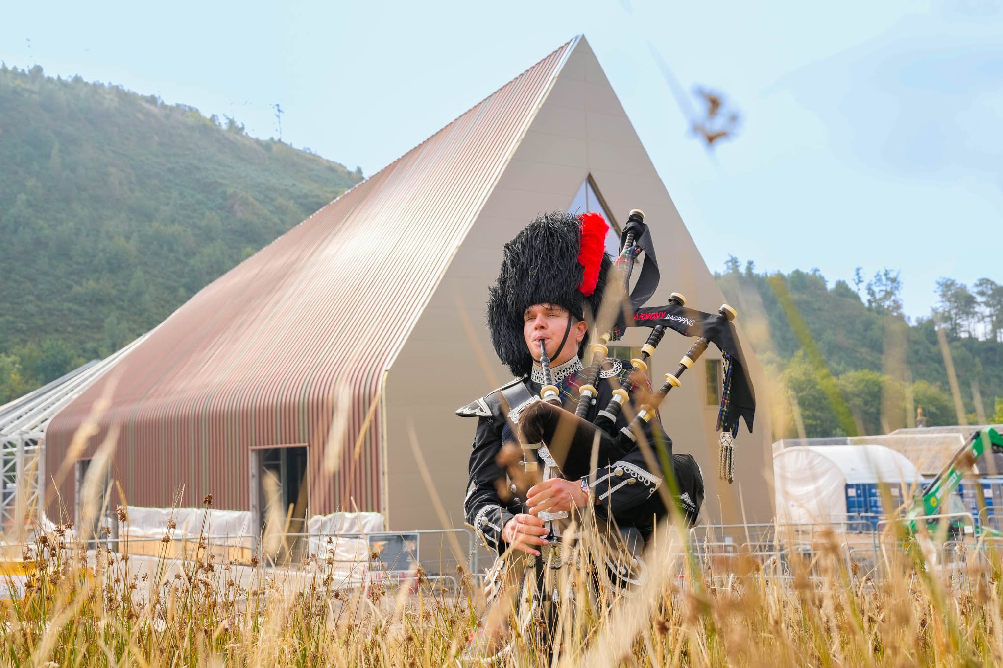 picture of man with bagpipes at Adgowan Distillery